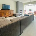 Cozy Apartment In Oostende With Kitchen