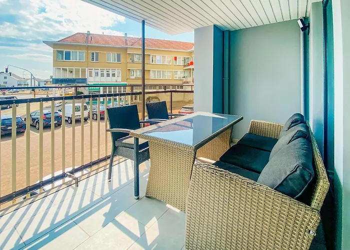 Cozy Apartment In Oostende With Kitchen
